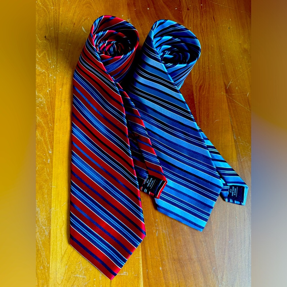 Jones New York Red & Blue Striped 100% Silk Men’s Tie